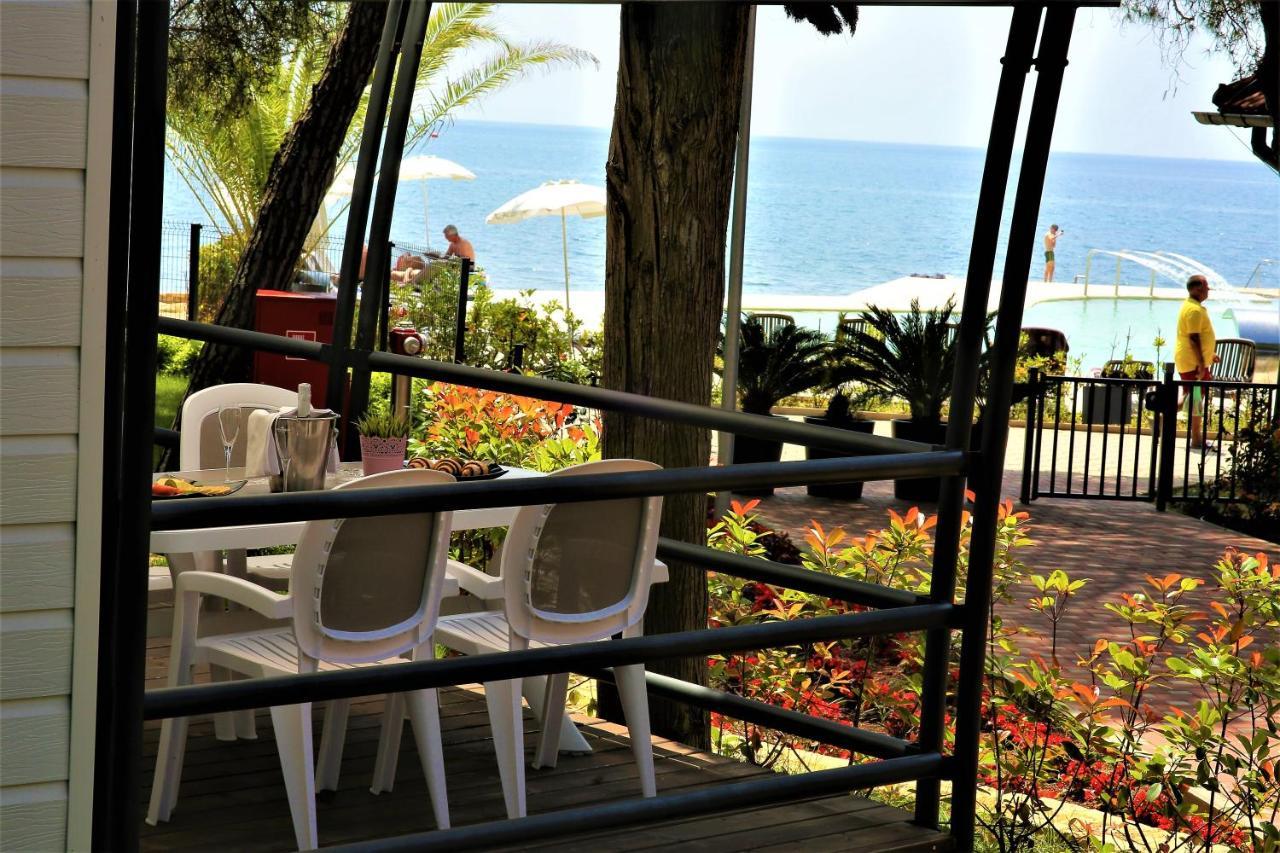 פורץ Boutique Camping Materada Beach מראה חיצוני תמונה