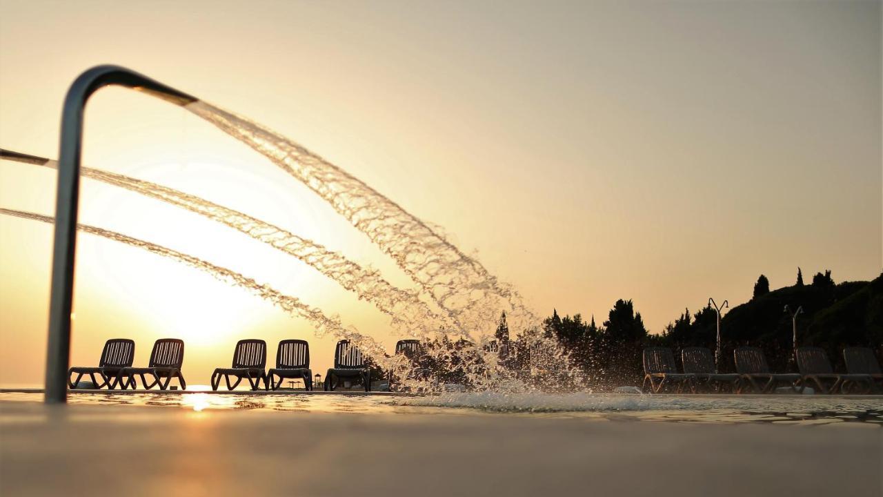 פורץ Boutique Camping Materada Beach מראה חיצוני תמונה