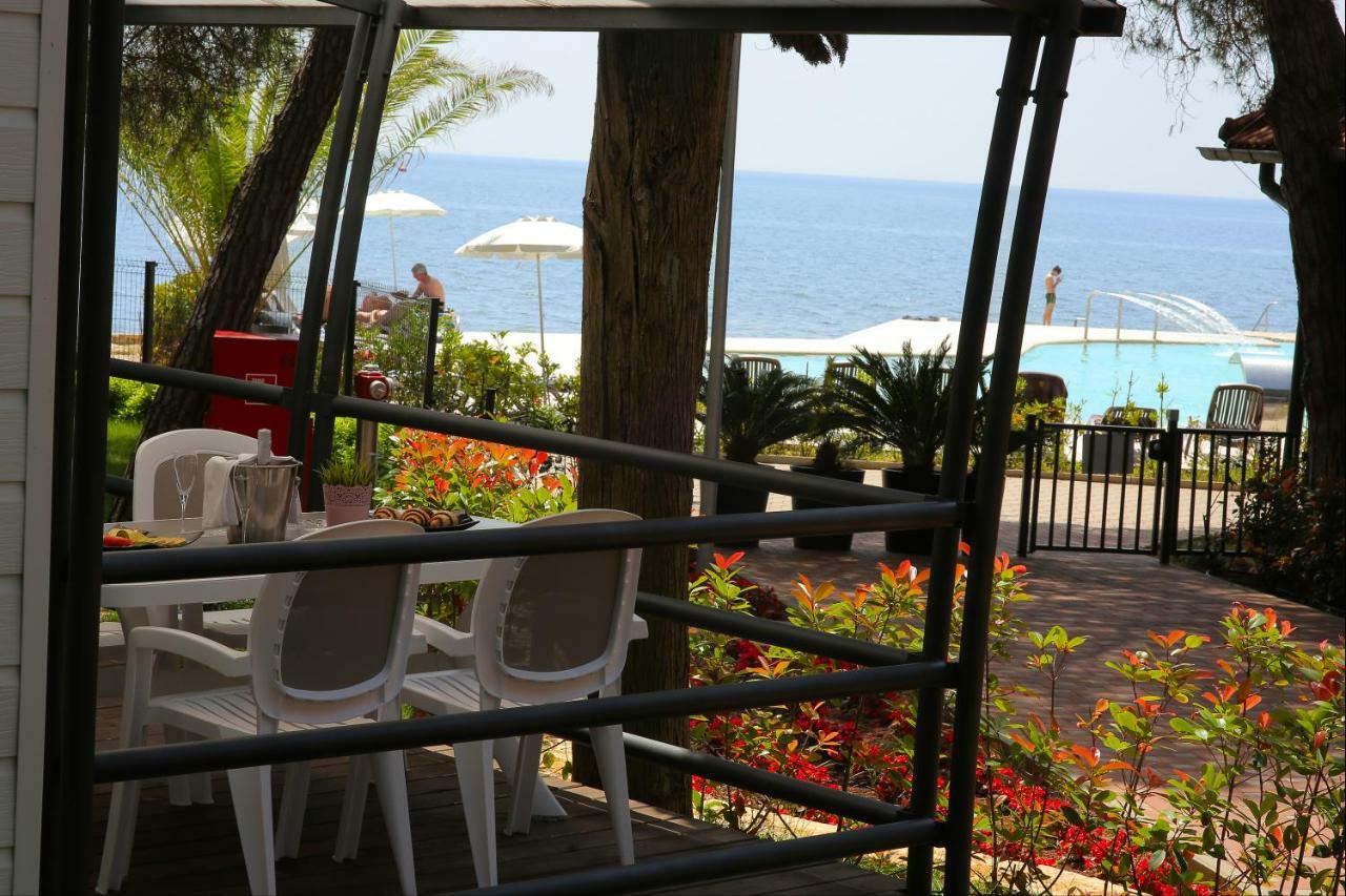 פורץ Boutique Camping Materada Beach מראה חיצוני תמונה